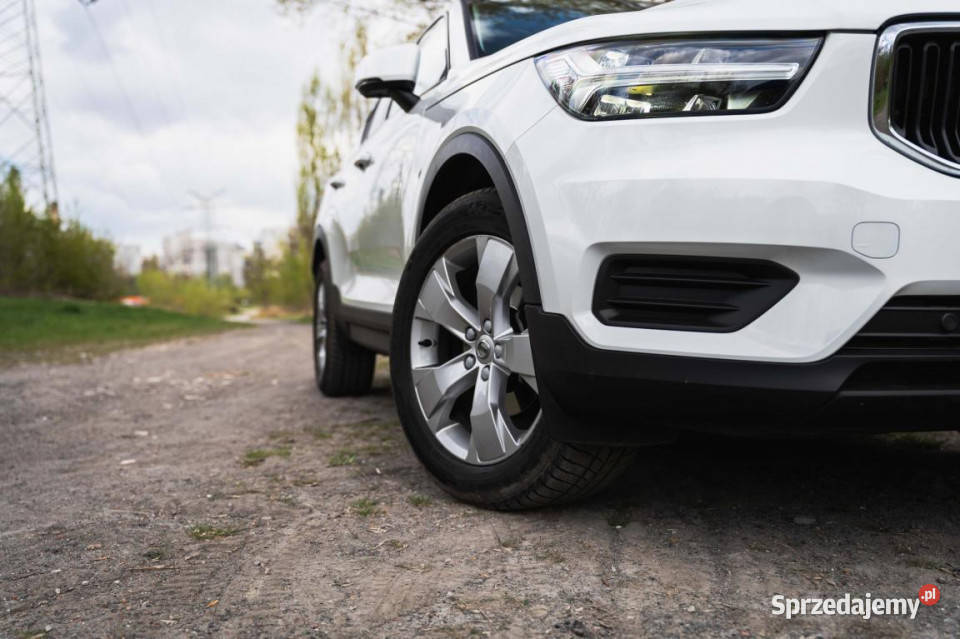 Volvo XC40 T3 asystent pasa ruchu Katowice