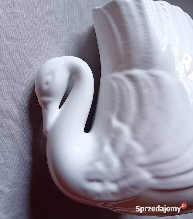 Ceramiczny wazon w kształcie łabędzia wielkopolskie