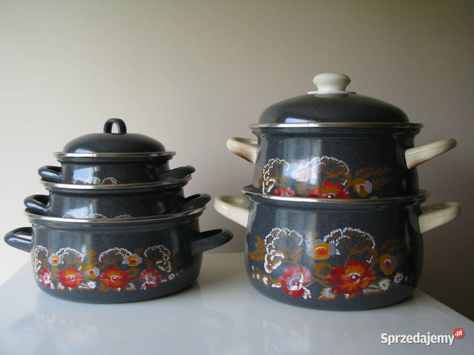 Solidne czeskie garnki emaliowane z czasów PRL z Brzegi