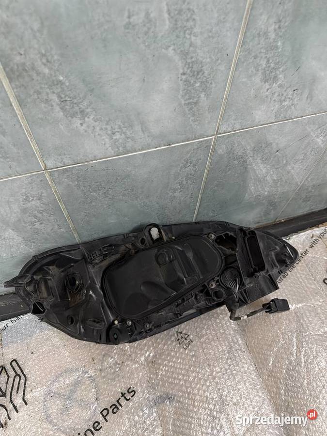 Volvo XC60 lampa lewa przód oryginalna Lampy przednie