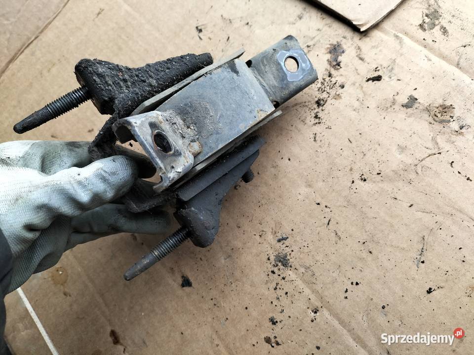 OPEL AGILA A 10 TYLNA DOLNA PODUSZKA SILNIKA Kamień-Kolonia