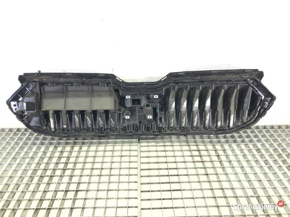 ATRAPA GRILL SKODA SUPERB IV Kombi 3P0853653A osobowe Atrapy podkarpackie sprzedam