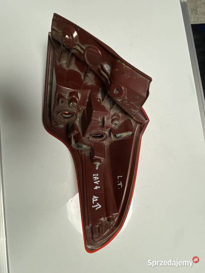 Toyota Rav4 2012 lampa tylna tył lewa Europa Oświetlenie Kozubszczyzna