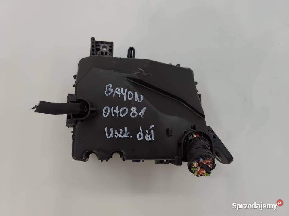 SKRZYNKA BEZPIECZNIKÓW HYUNDAI BAYON 12