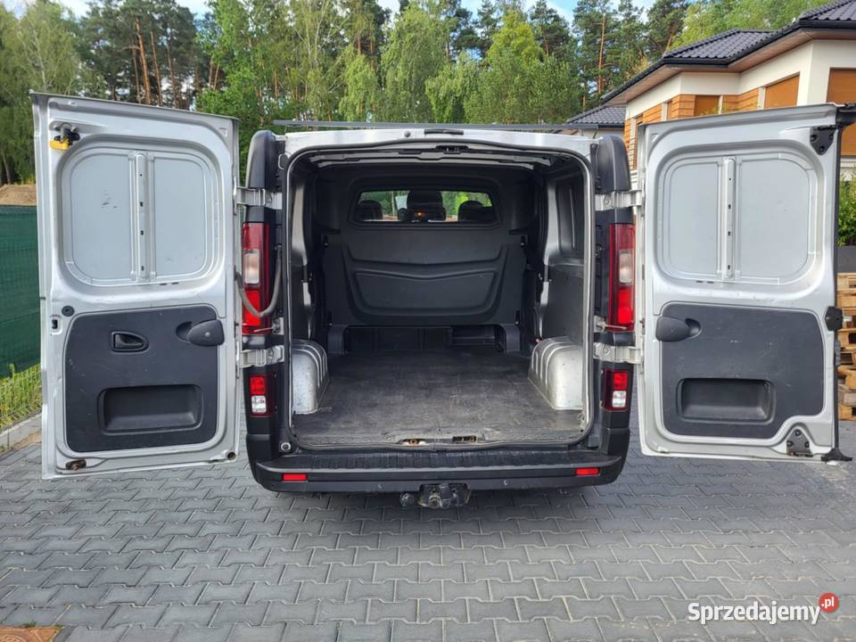 Renault Trafic III 2017 16 L2H1 Doka 125 FV 23 Warszawa