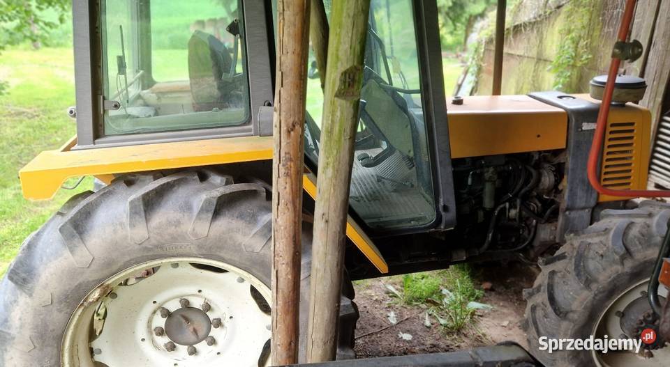 Ciągnik Renault 10314 Pieniężno