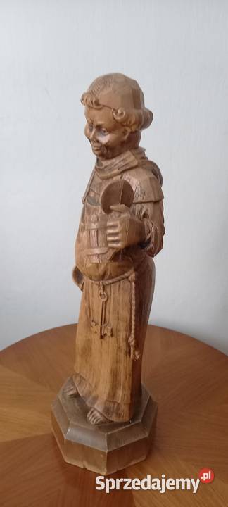 Duża figura mnicha z dzbanem i kuflem