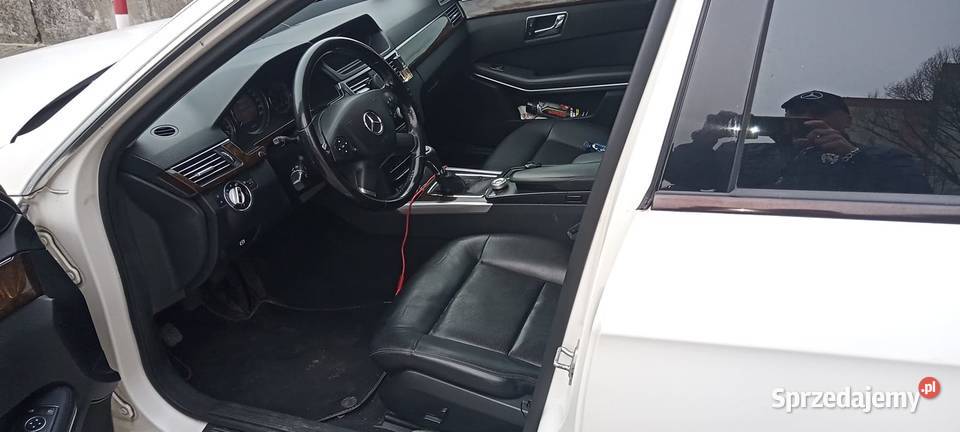 Sprzedam Mercedesa W212 w stanie Sedan / Limuzyna Huta Stara B