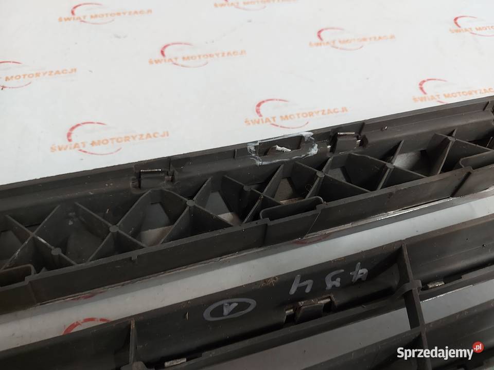 MERCEDES W204 07r grill atrapa A2048800083 Kielce