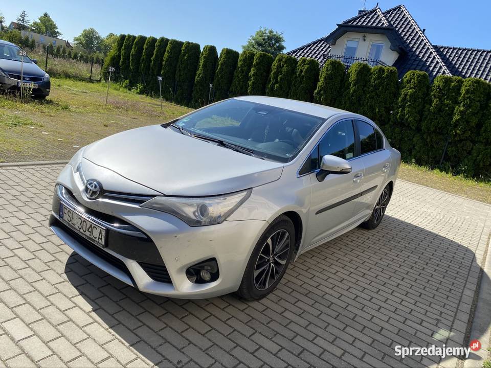 Sprzedam Toyota Avensis 18 sedan srebrna benzyna skórzana tapicerka Rzepin