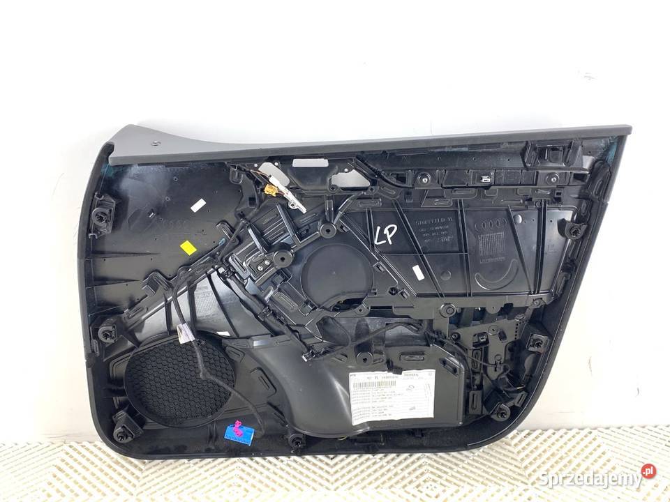 BOCZEK DRZWI LEWY PRZÓD AUDI A3 8V 8V5867105