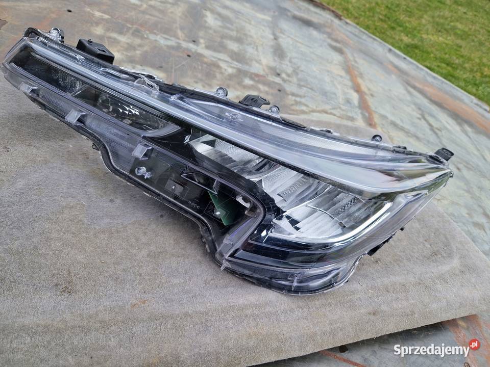 Toyota Corolla E210 E21 HB Kombi reflektor Full Mielec