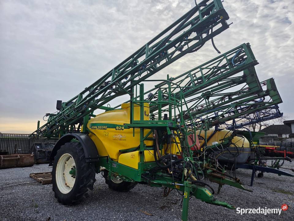 Opryskiwacz John Deere 824 2400 litrów 24 m Gąsewo