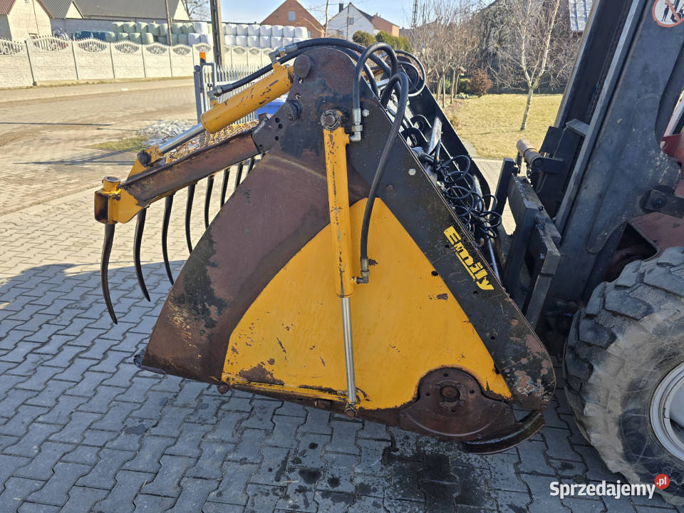 Łyżka do rozdawania paszy kiszonki z frezem i Baliki sprzedam
