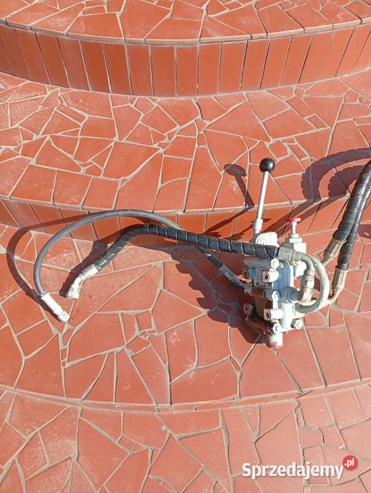 rozdzeilacz hydrauliczny oryginał fabryczny mf 3 Bochnia sprzedam