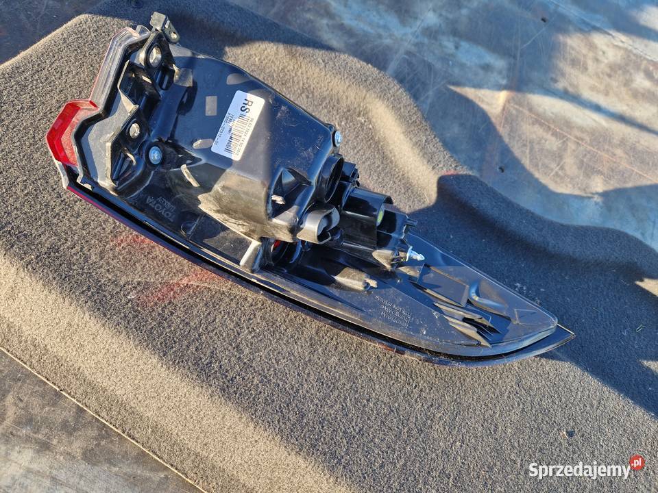 Toyota Corolla E210 E21 sedan lampa tył nowa ORG Mielec sprzedam