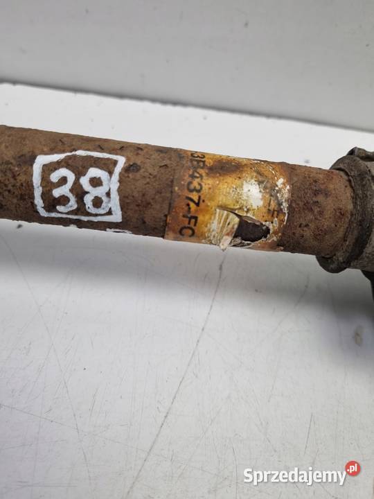 PÓŁOŚ Ford Fiesta Mk6 14 16V LEWA PRZEDNIA