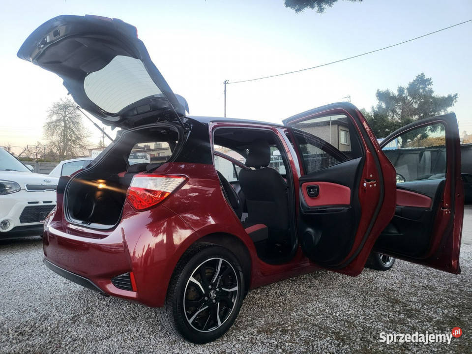 Toyota Yaris 15 Hybrid 100 Full Wersja 100 Pabianice sprzedam