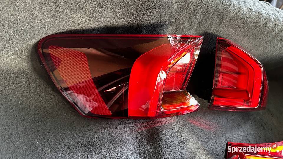BMW X1 U11 KOMPLET LAMP TYLNYCH ZWYKŁE osobowe