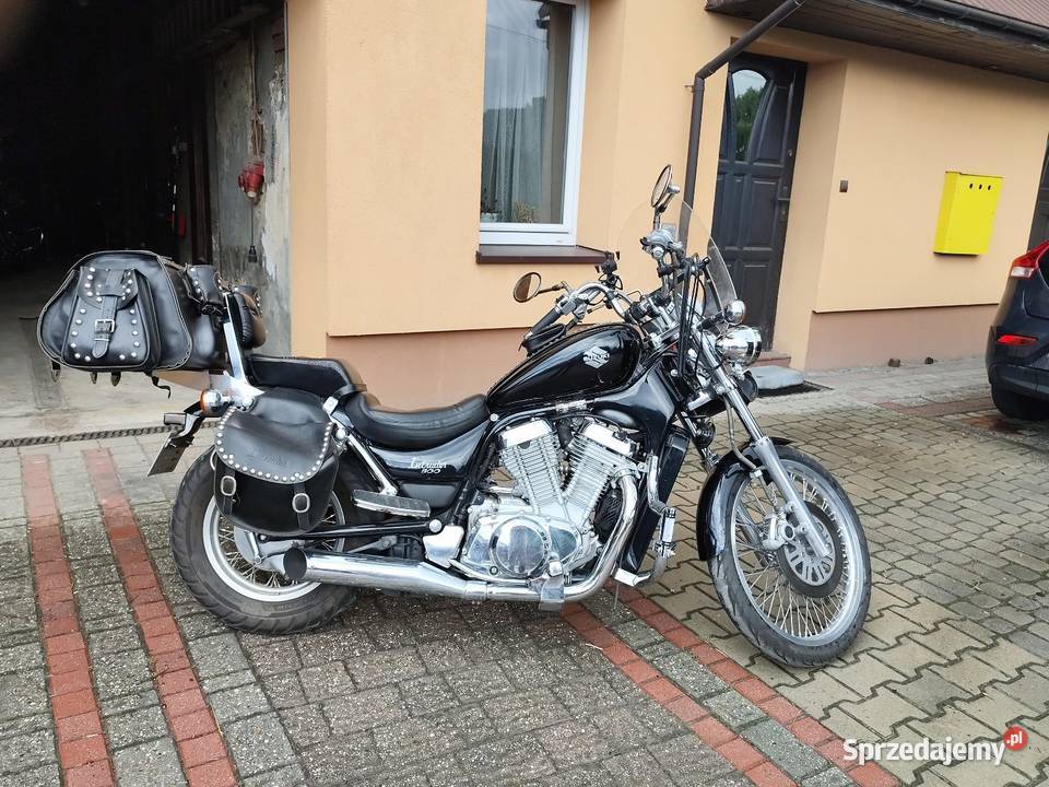 Suzuki Intruder