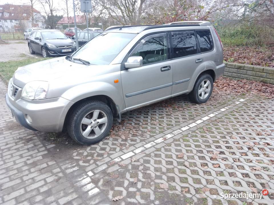 Nissan xtrail 4x4 suv terenówka hak lpg srebrny Szczecin