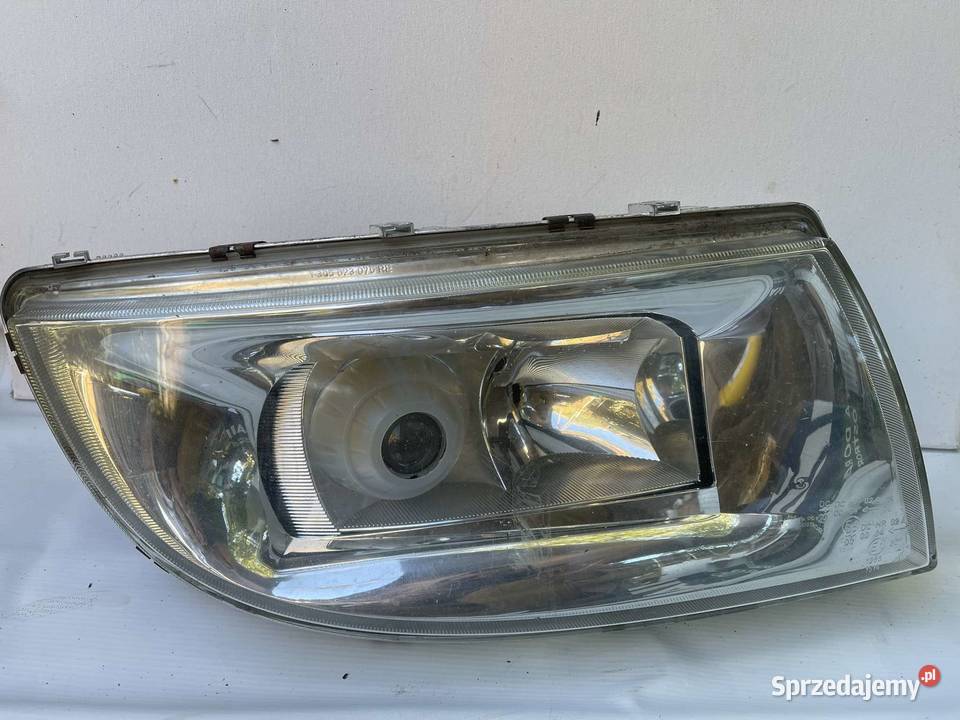SETRA PRAWA LAMPA XENON PRZÓD AUTOBUS Ostroróg