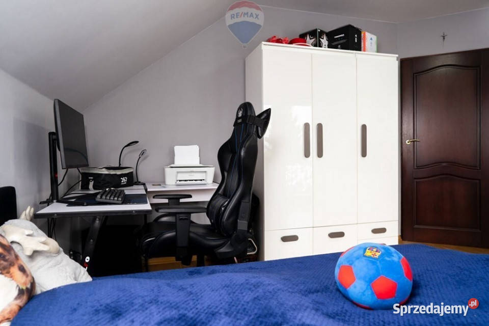 Komfort i przestrzeń rodziny 173m2 Rok budowy 2006 Sprzedaż Pewel Mała