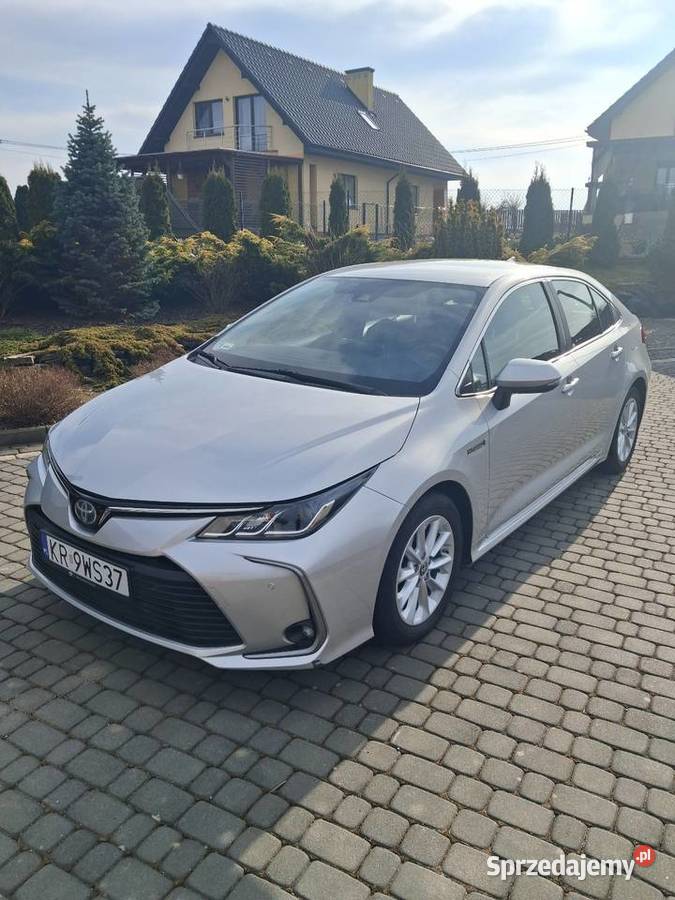 Toyota Corolla 18 hybrid LPG czujnik parkowania małopolskie