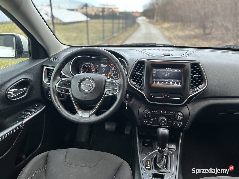 Jeep Cherokee 24 Benzyna 180 LED CarPlay Automat Cherokee Sumina
