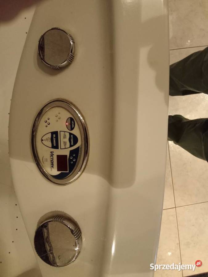 Sprzedam używaną wannę z hydromasażem Pozostałe dolnośląskie Wrocław
