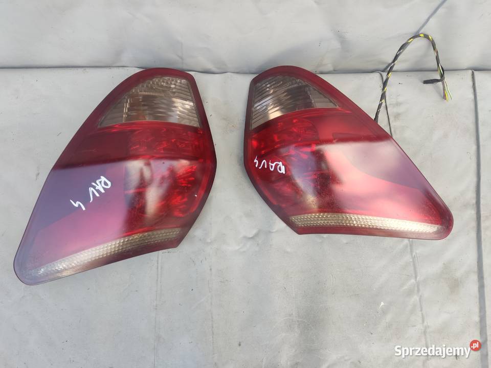 TOYOTA RAV4 III LAMPA TYLNA TYŁ LEWA PRAWA Pozostałe Radom