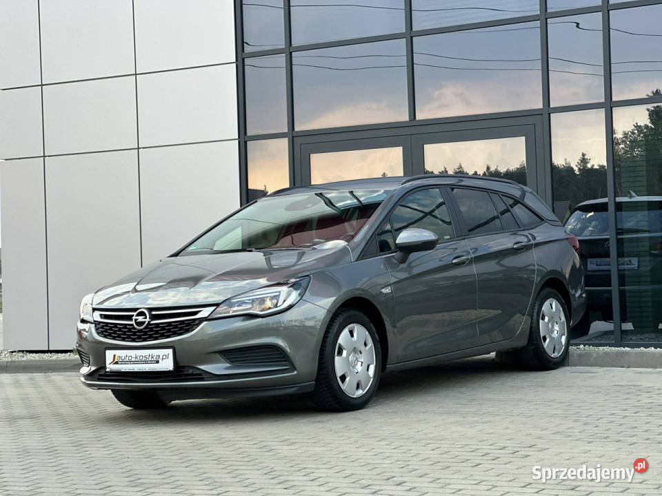 Opel Astra Sports Tourer 2 kplkół Grzane fot