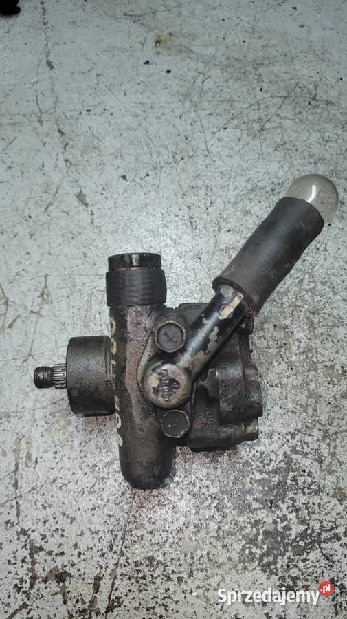 Pompa wspomagania Nissan Primera P10