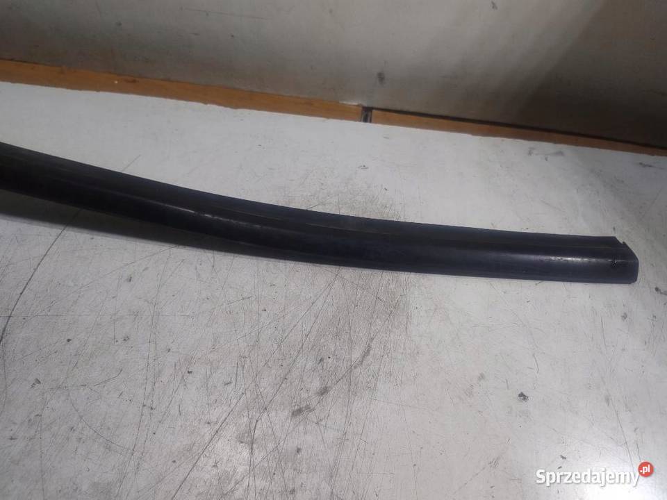LISTWA SZYBY CZOŁOWEJ PRAWA NISSAN TERRANO II osobowe Listwy sprzedam