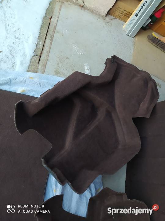 Tapicerka bagażnika komplet brąz Mercedes Benz Przemków