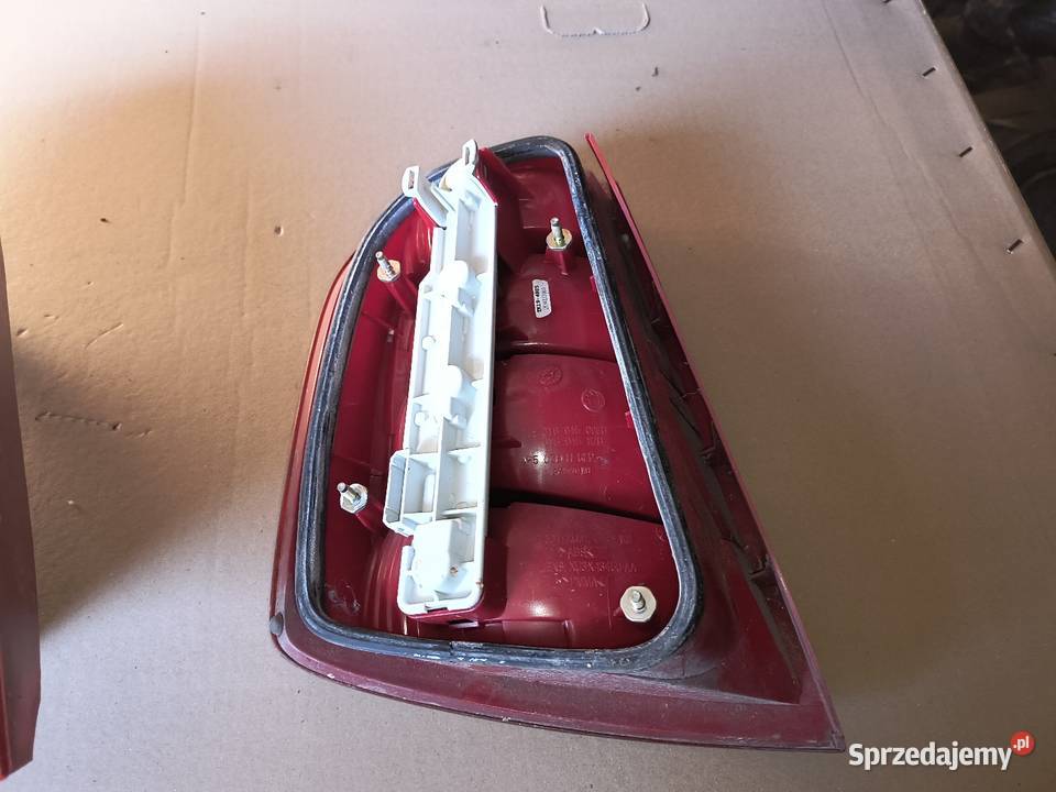 Skoda fabia I 9904 Lampa tyl tylna prawa kpl Domasław