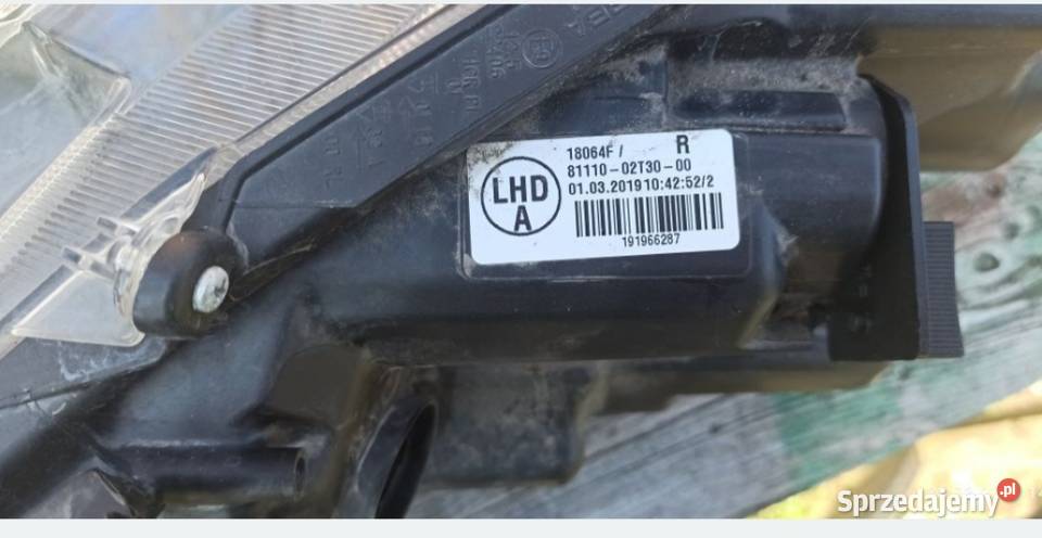 Reflektor Toyota Corolla 2019 lewy i prawy przód osobowe Szczawno-Zdrój sprzedam