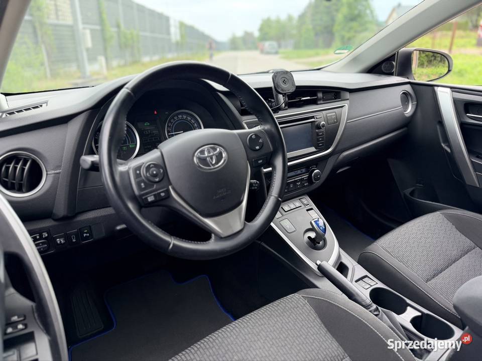Toyota Auris Touring Sports 18 Hybrid 2014 Auris Kraków sprzedam