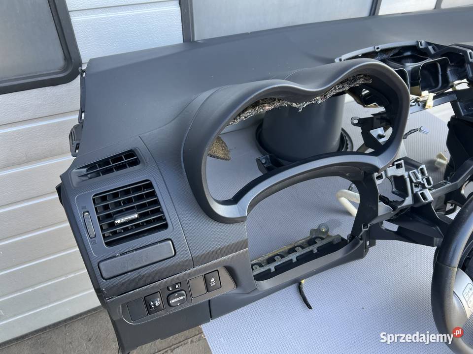 Deska rozdzielcza konsola komplet airbag Toyota Białogard