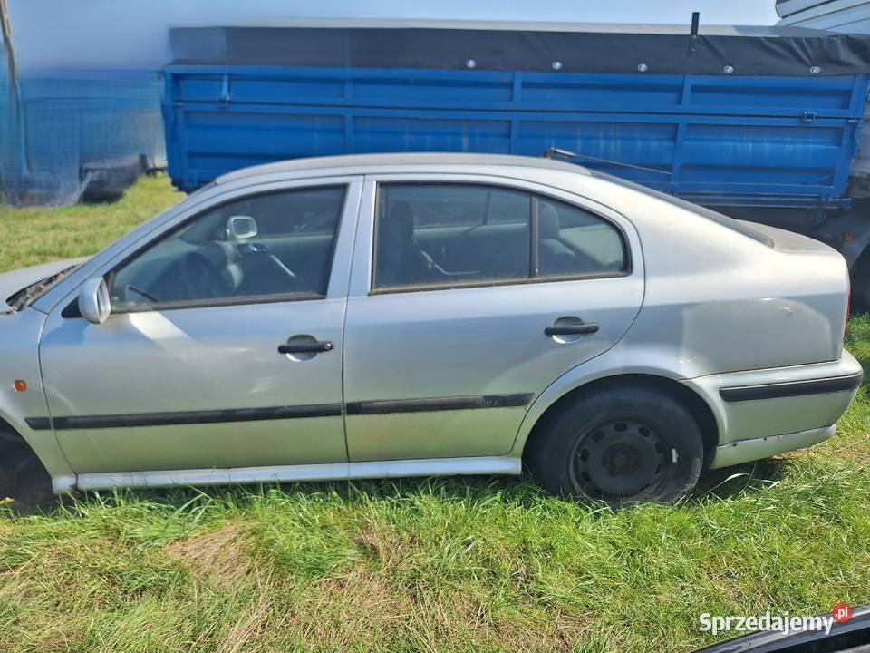 Samochód Skoda Octavia 16B Wisznice
