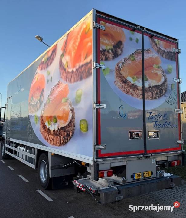 Mercedes chlodnia z sypialna kabina Warszawa sprzedam