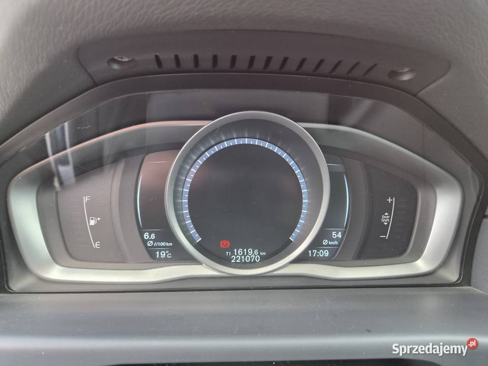 Volvo V70 20 D4 181 1 właściciel bezwypadkowy czujnik zmierzchu Wrocław