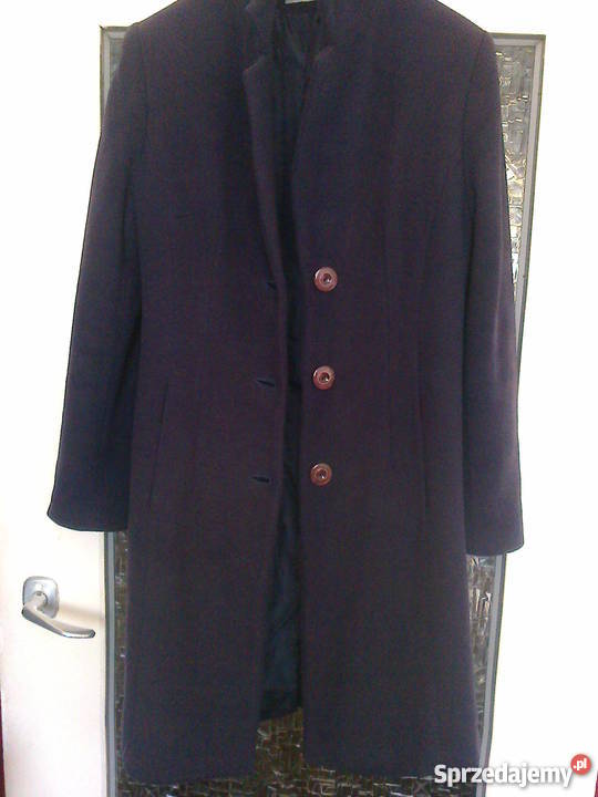 Granatowy płaszcz zimowy
