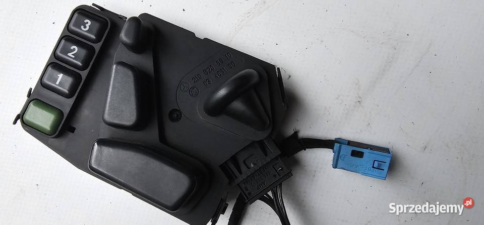 Panel fotela lewy przód mercedes w210 2108208910