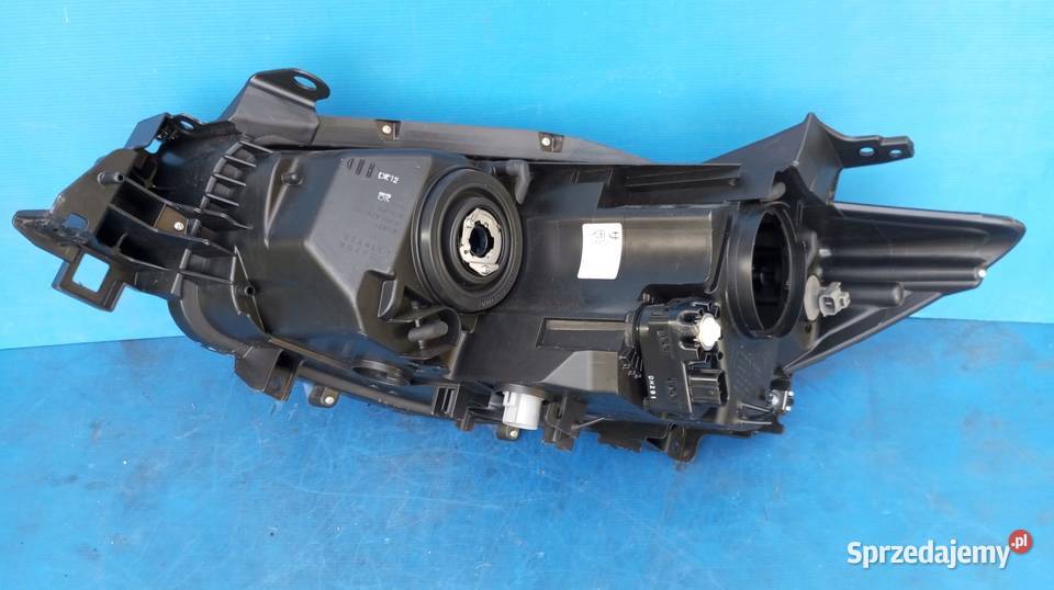 LAMPA REFLEKTOR PRAWY PRZÓD EU KR8251030 MAZDA