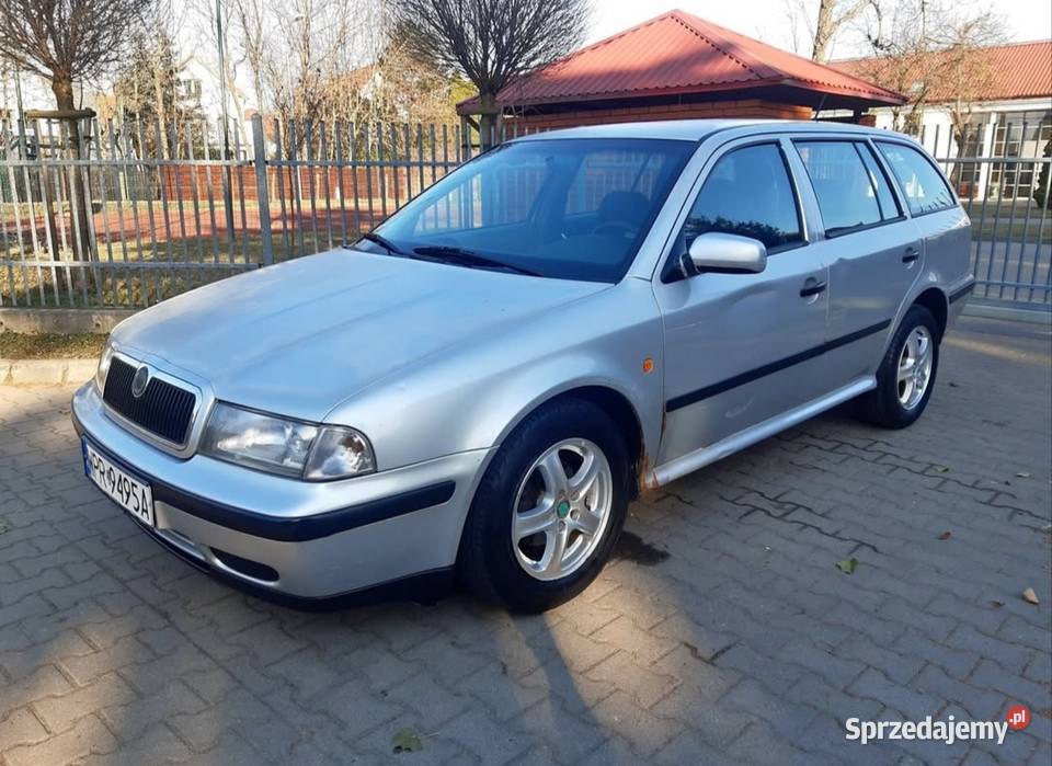 Szkoda octavia 332336km Warszawa sprzedam