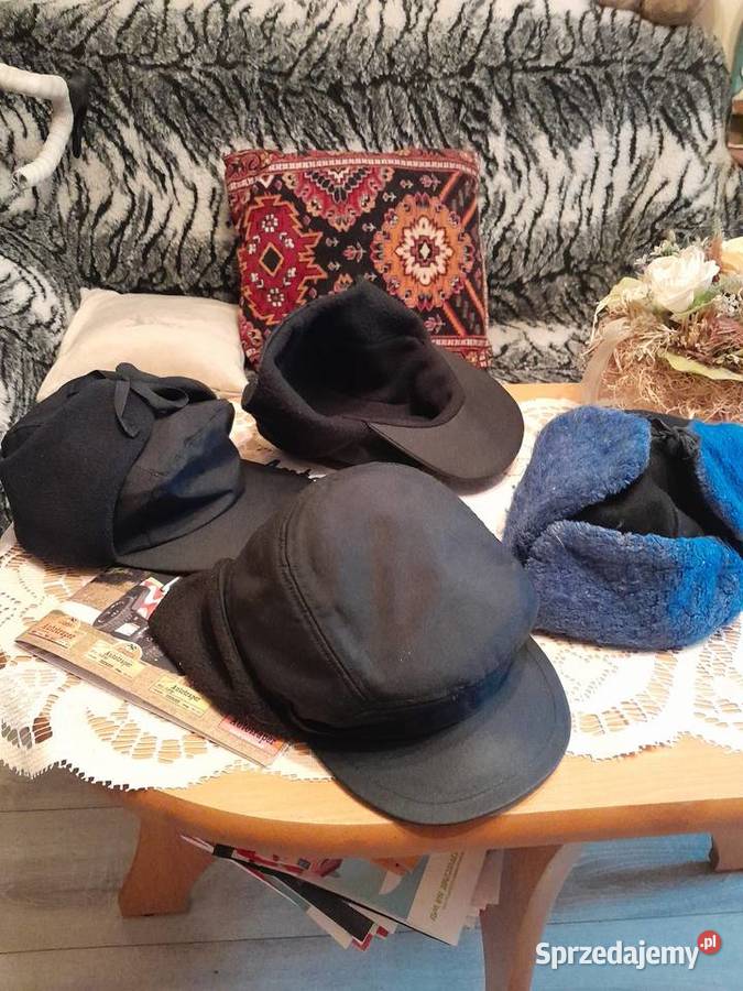 Czapka czapki wartownicze zimowa udzatki z lat Kowalewice