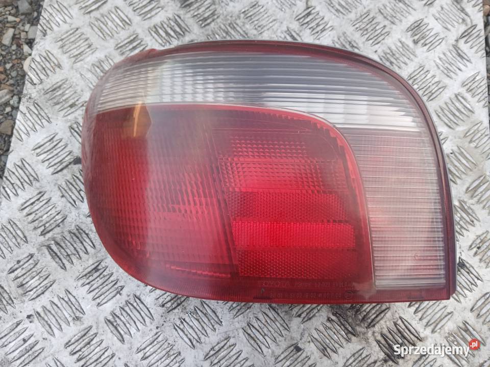 Lampa lewa tył tylna Toyota Yaris I P1 EU3D małopolskie Radłów