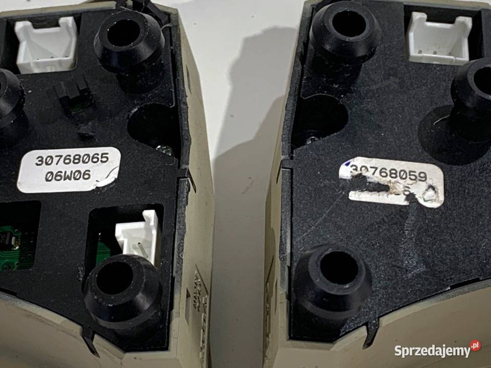 PRZEŁĄCZNIKI KIEROWNICY VOLVO S80 II 30768065 Panele sterowania, przełączniki