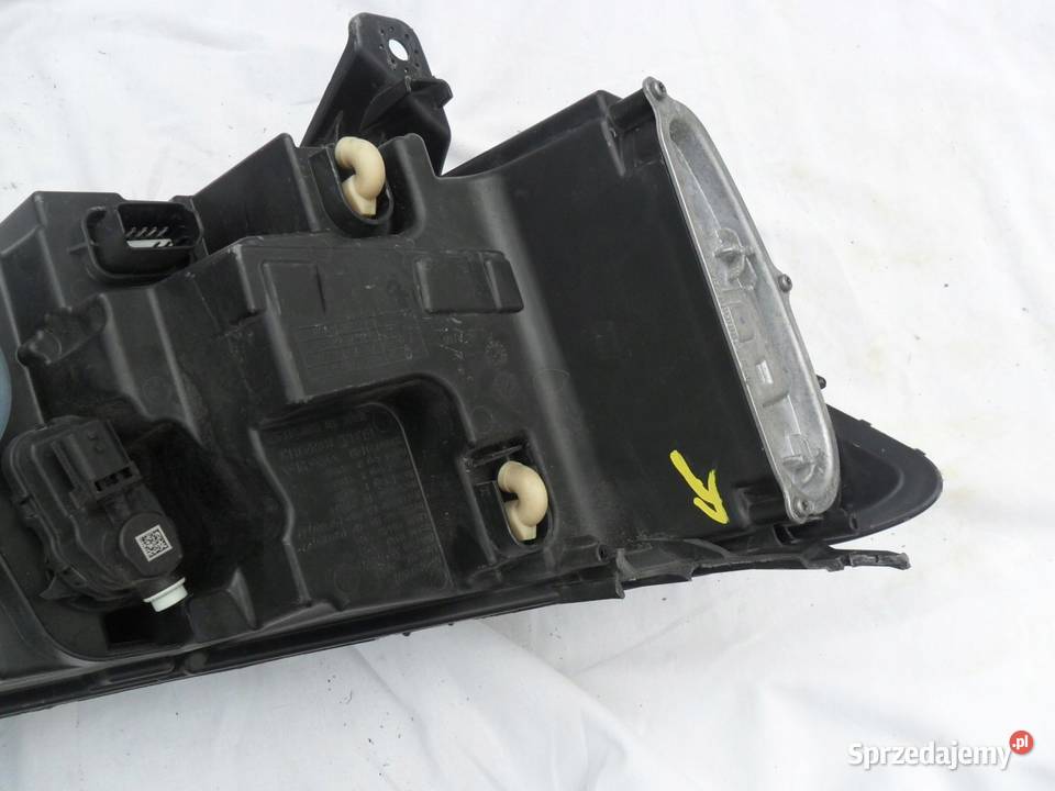 Dacia Sandero III reflektor lewy przedni lampa Lampy przednie Motoryzacja